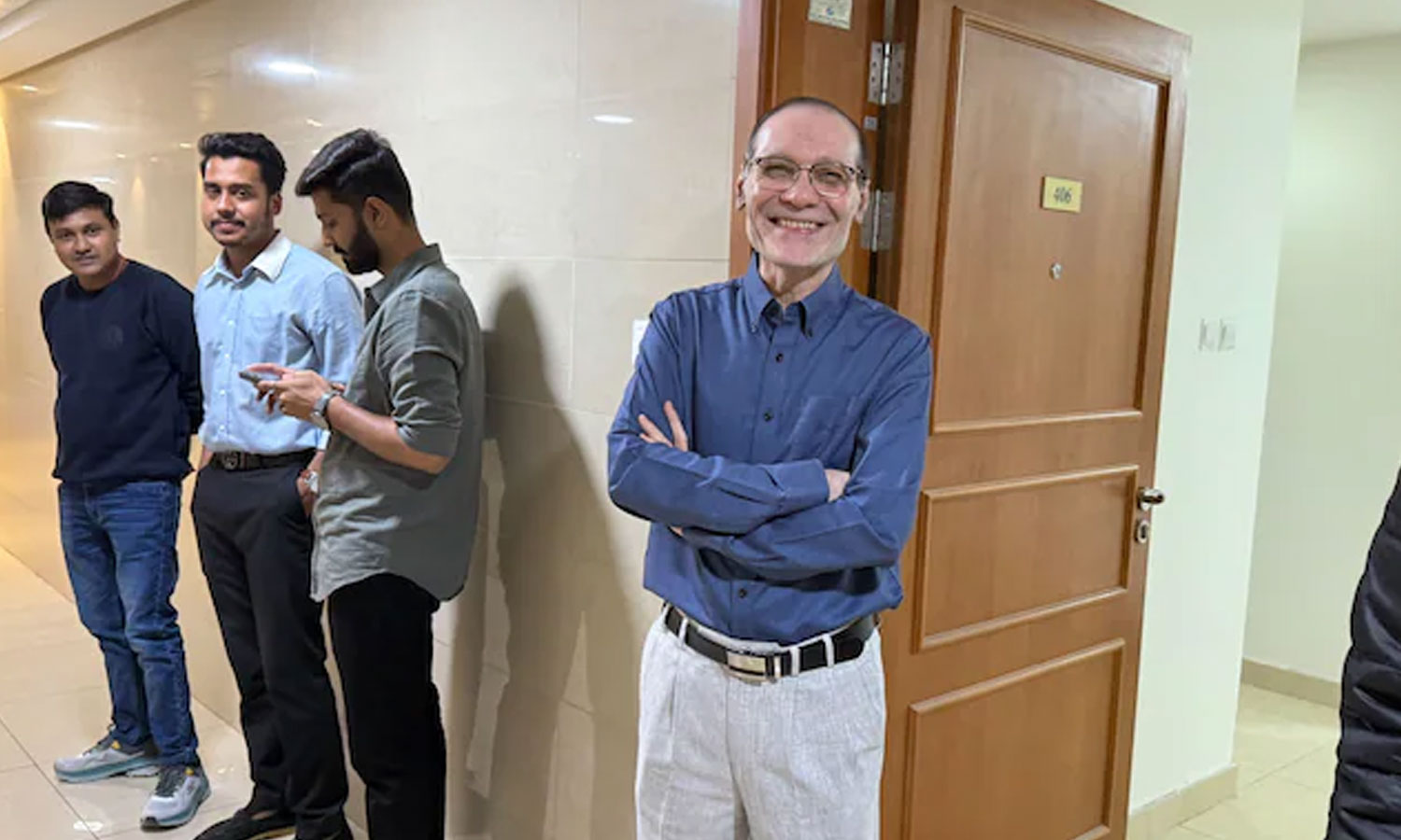 Iran War| துபாயில் இந்தியர்கள் இலவசமாக தங்க அடுக்குமாடி குடியிருப்பை வழங்கிய தொழில் அதிபர்