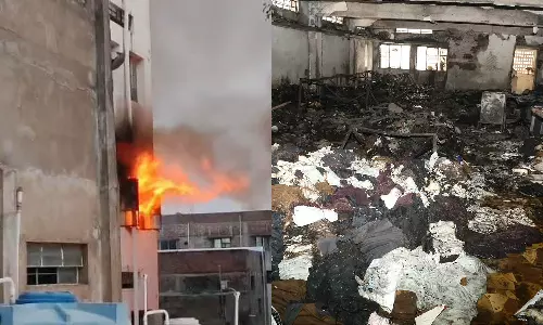 திருப்பூரில் பனியன் பேக்கிங் நிறுவனத்தில் தீ விபத்து - பல லட்சம் மதிப்பிலான பொருட்கள் எரிந்து சேதம்