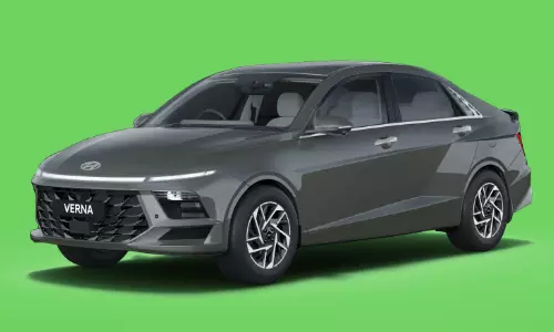 Hyundai Verna | அசத்தல் அப்டேட்களுடன் அறிமுகமான வெர்னா ஃபேஸ்லிஃப்ட்