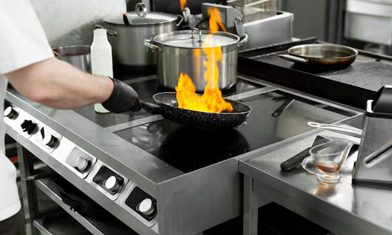 Gas Shortage | ஓட்டல்களில் மின்சார அடுப்பு பொருத்தினால் தடையின்றி மின்சாரம் கிடைக்கும் - அதிகாரி தகவல்