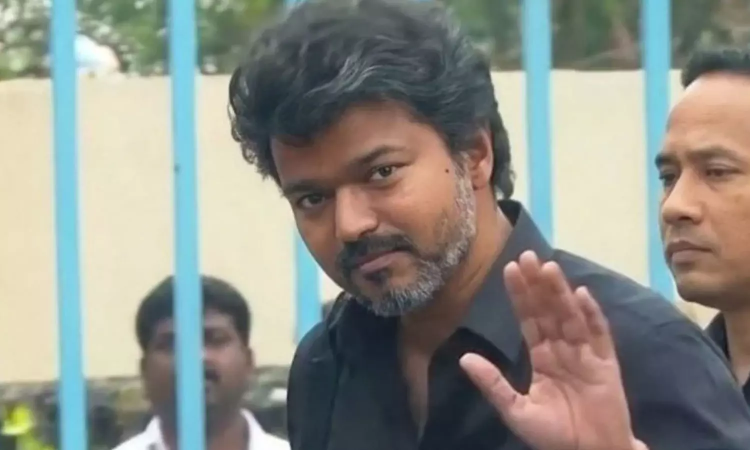 Karur Stampede Case| டெல்லி சி.பி.ஐ. அலுவலகத்தில் ஆஜரான விஜயிடம் அதிகாரிகள் அடுக்கடுக்கான கேள்வி Karur Stampede Case| டெல்லி சி.பி.ஐ. அலுவலகத்தில் ஆஜரான விஜயிடம் அதிகாரிகள் அடுக்கடுக்கான கேள்வி