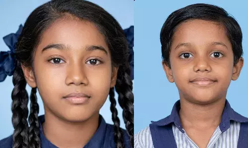 தாமரை பறிக்க சென்று குளத்தில் மூழ்கிய அக்கா, தங்கை.. தேரோட்டத்திற்காக உடல் அடக்கத்தை தள்ளி வைத்த பெற்றோர்