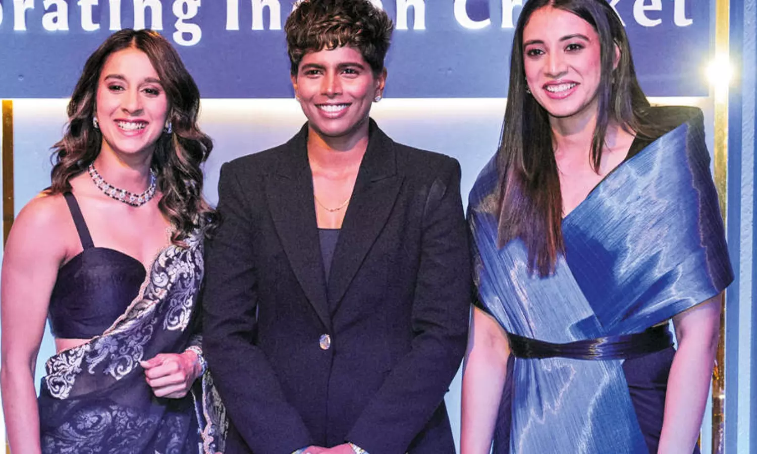 மிதாலி, மந்தனாவுக்கு விருது வழங்கிய பிசிசிஐ மிதாலி, மந்தனாவுக்கு விருது வழங்கிய பிசிசிஐ